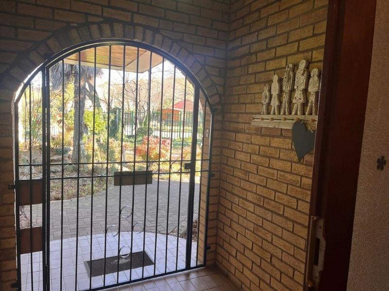 4 Bedroom Property for Sale in Ladybrand Free State